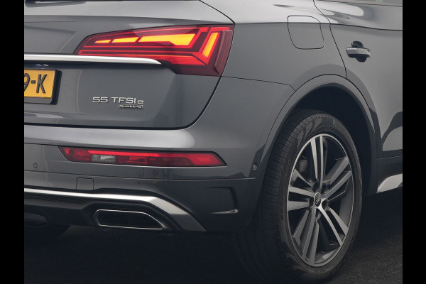Audi Q5 55 TFSI e S Line PHEV 367pk Dealer O.H. | Trekhaak Af Fabriek | 360 Camera | Alcantara Sportstoelen Verwarmd | Cruise Control | Keyless | Sfeerverlichting | Virtual | Navigatie | DAB | 20"L.M | Plug In Hybrid |