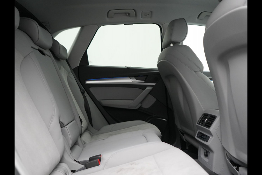Audi Q5 55 TFSI e S Line PHEV 367pk Dealer O.H. | Trekhaak Af Fabriek | 360 Camera | Alcantara Sportstoelen Verwarmd | Cruise Control | Keyless | Sfeerverlichting | Virtual | Navigatie | DAB | 20"L.M | Plug In Hybrid |