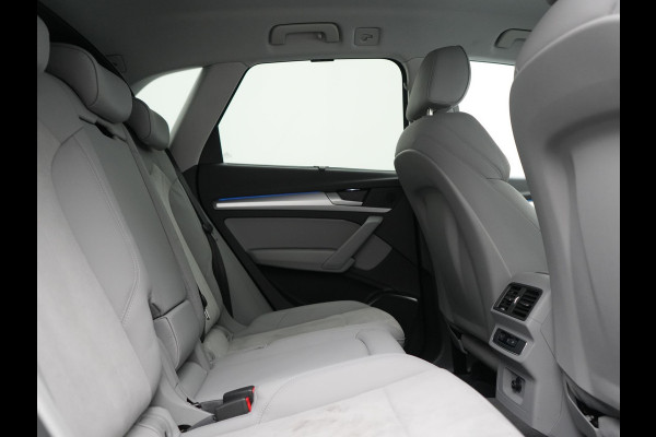 Audi Q5 55 TFSI e S Line PHEV 367pk Dealer O.H. | Trekhaak Af Fabriek | 360 Camera | Alcantara Sportstoelen Verwarmd | Cruise Control | Keyless | Sfeerverlichting | Virtual | Navigatie | DAB | 20"L.M | Plug In Hybrid |