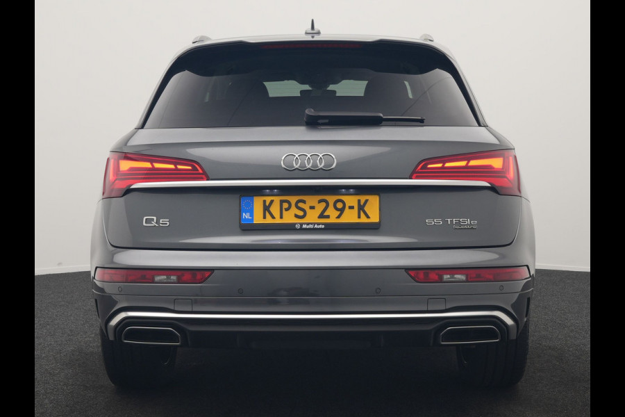 Audi Q5 55 TFSI e S Line PHEV 367pk Dealer O.H. | Trekhaak Af Fabriek | 360 Camera | Alcantara Sportstoelen Verwarmd | Cruise Control | Keyless | Sfeerverlichting | Virtual | Navigatie | DAB | 20"L.M | Plug In Hybrid |