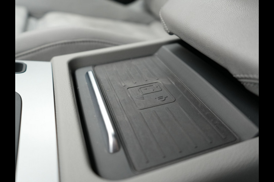 Audi Q5 55 TFSI e S Line PHEV 367pk Dealer O.H. | Trekhaak Af Fabriek | 360 Camera | Alcantara Sportstoelen Verwarmd | Cruise Control | Keyless | Sfeerverlichting | Virtual | Navigatie | DAB | 20"L.M | Plug In Hybrid |