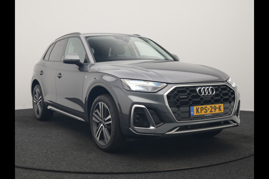 Audi Q5 55 TFSI e S Line PHEV 367pk Dealer O.H. | Trekhaak Af Fabriek | 360 Camera | Alcantara Sportstoelen Verwarmd | Cruise Control | Keyless | Sfeerverlichting | Virtual | Navigatie | DAB | 20"L.M | Plug In Hybrid |