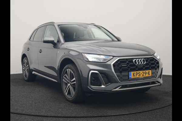 Audi Q5 55 TFSI e S Line PHEV 367pk Dealer O.H. | Trekhaak Af Fabriek | 360 Camera | Alcantara Sportstoelen Verwarmd | Cruise Control | Keyless | Sfeerverlichting | Virtual | Navigatie | DAB | 20"L.M | Plug In Hybrid |