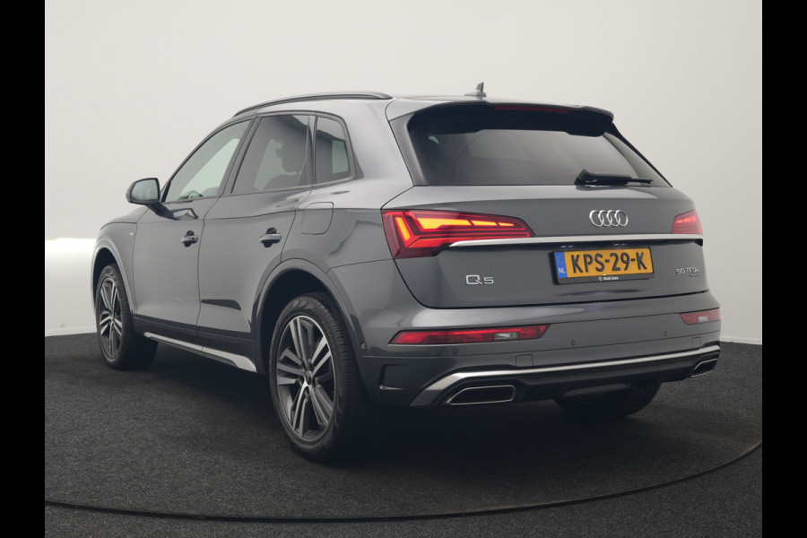 Audi Q5 55 TFSI e S Line PHEV 367pk Dealer O.H. | Trekhaak Af Fabriek | 360 Camera | Alcantara Sportstoelen Verwarmd | Cruise Control | Keyless | Sfeerverlichting | Virtual | Navigatie | DAB | 20"L.M | Plug In Hybrid |