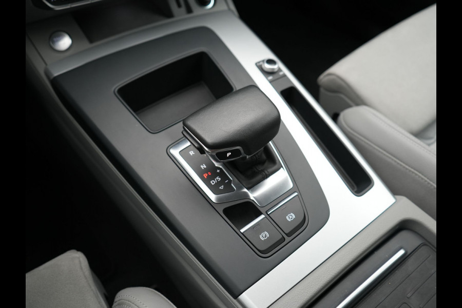 Audi Q5 55 TFSI e S Line PHEV 367pk Dealer O.H. | Trekhaak Af Fabriek | 360 Camera | Alcantara Sportstoelen Verwarmd | Cruise Control | Keyless | Sfeerverlichting | Virtual | Navigatie | DAB | 20"L.M | Plug In Hybrid |