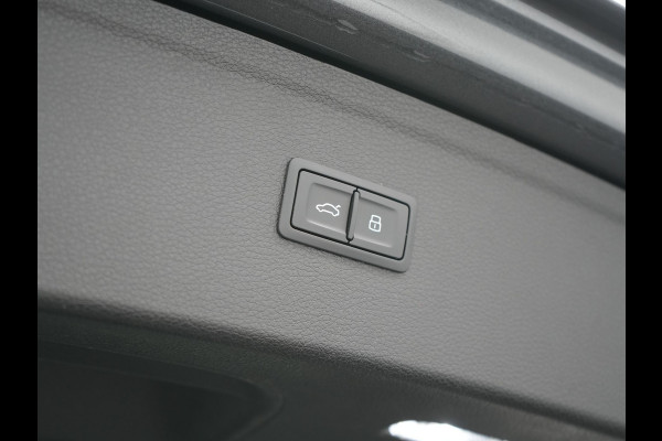 Audi Q5 55 TFSI e S Line PHEV 367pk Dealer O.H. | Trekhaak Af Fabriek | 360 Camera | Alcantara Sportstoelen Verwarmd | Cruise Control | Keyless | Sfeerverlichting | Virtual | Navigatie | DAB | 20"L.M | Plug In Hybrid |