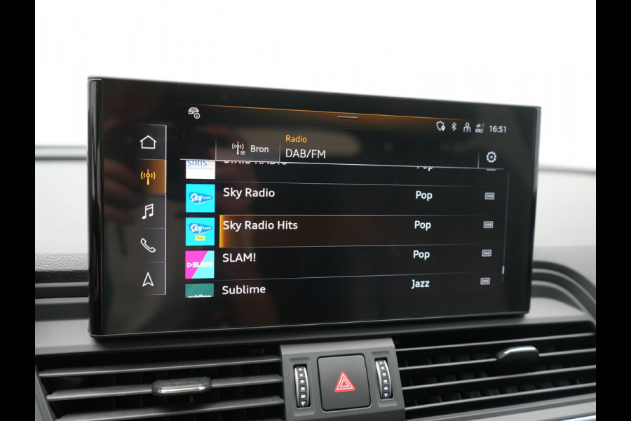 Audi Q5 55 TFSI e S Line PHEV 367pk Dealer O.H. | Trekhaak Af Fabriek | 360 Camera | Alcantara Sportstoelen Verwarmd | Cruise Control | Keyless | Sfeerverlichting | Virtual | Navigatie | DAB | 20"L.M | Plug In Hybrid |