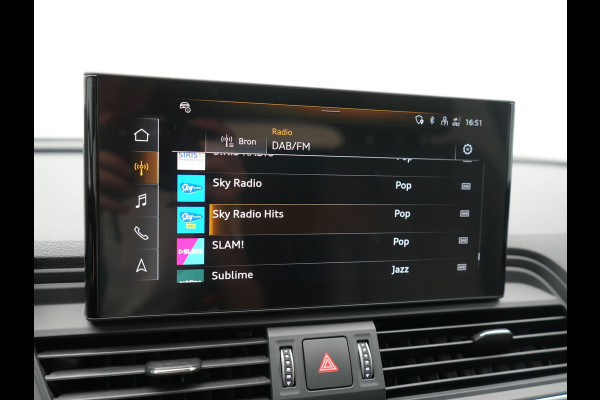 Audi Q5 55 TFSI e S Line PHEV 367pk Dealer O.H. | Trekhaak Af Fabriek | 360 Camera | Alcantara Sportstoelen Verwarmd | Cruise Control | Keyless | Sfeerverlichting | Virtual | Navigatie | DAB | 20"L.M | Plug In Hybrid |