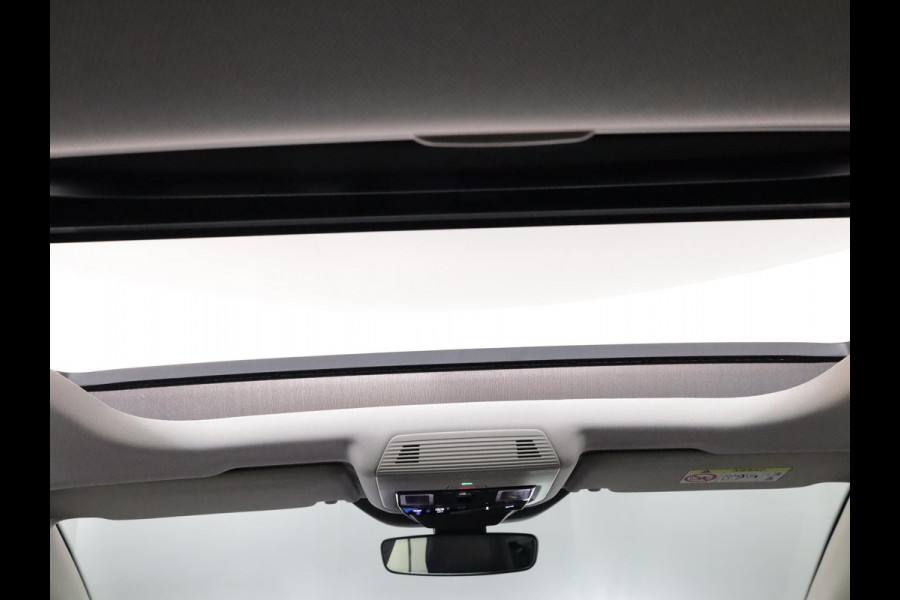Volkswagen Golf 1.5 eHybrid Style Edition Navi| Pano.dak| el. trekhaak | Camera