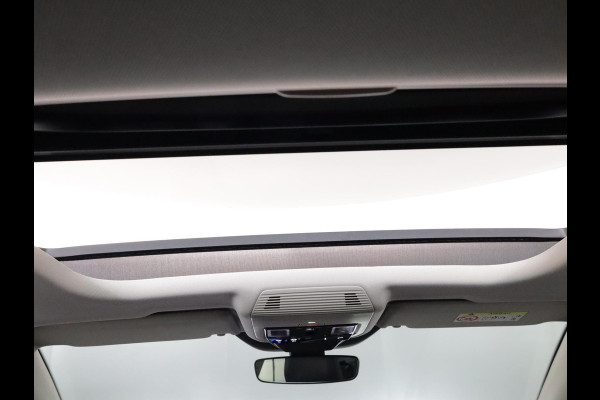 Volkswagen Golf 1.5 eHybrid Style Edition Navi| Pano.dak| el. trekhaak | Camera