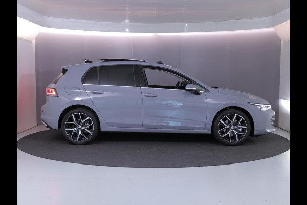 Volkswagen Golf 1.5 eHybrid Style Edition Navi| Pano.dak| el. trekhaak | Camera