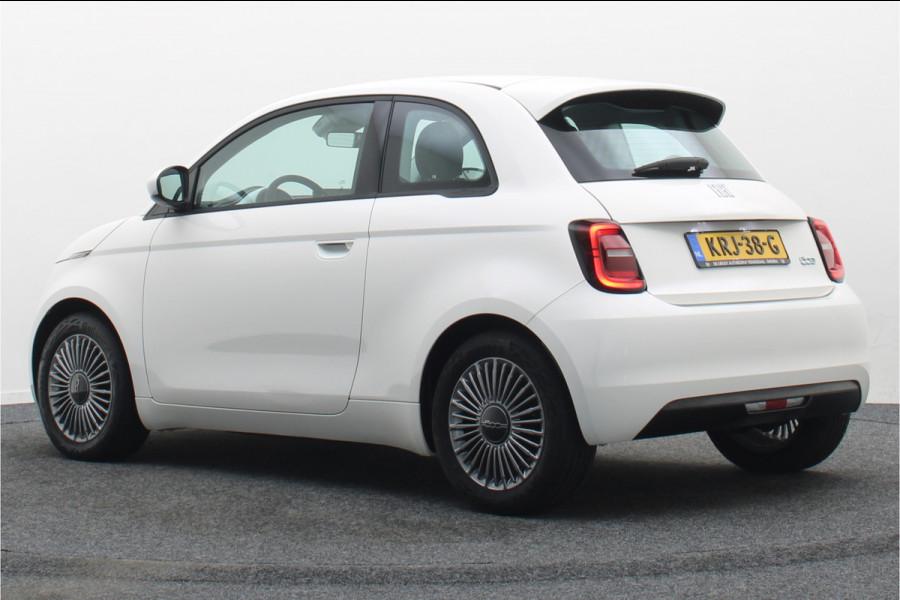 Fiat 500E Icon 42 kWh Virtual Cockpit, Cruise, Apple Carplay, Lane Assist, Climate, DAB, LED, 16''