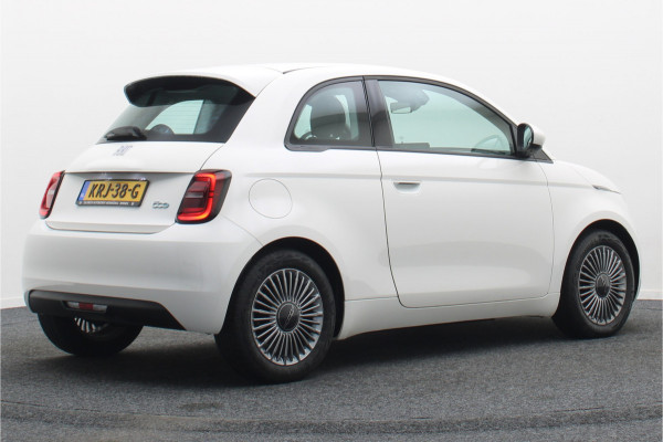 Fiat 500E Icon 42 kWh Virtual Cockpit, Cruise, Apple Carplay, Lane Assist, Climate, DAB, LED, 16''