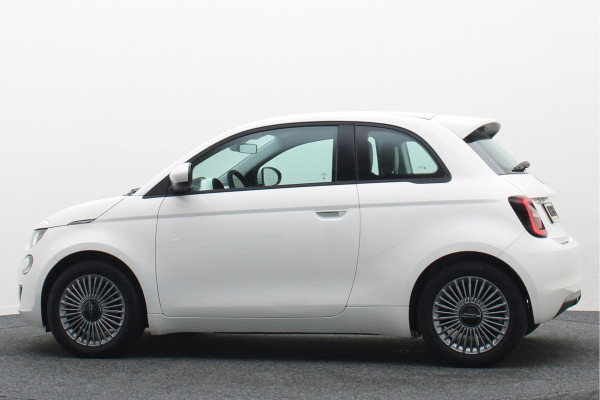 Fiat 500E Icon 42 kWh Virtual Cockpit, Cruise, Apple Carplay, Lane Assist, Climate, DAB, LED, 16''