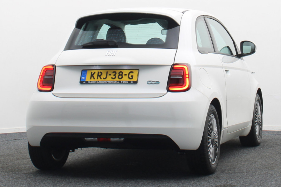 Fiat 500E Icon 42 kWh Virtual Cockpit, Cruise, Apple Carplay, Lane Assist, Climate, DAB, LED, 16''