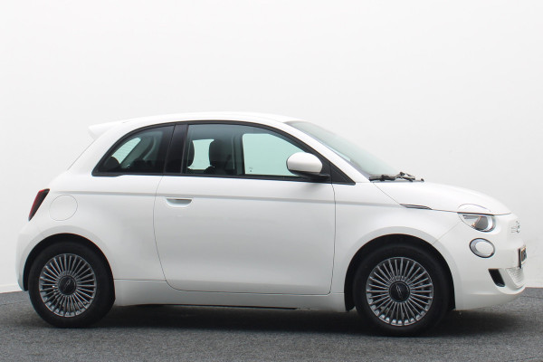 Fiat 500E Icon 42 kWh Virtual Cockpit, Cruise, Apple Carplay, Lane Assist, Climate, DAB, LED, 16''