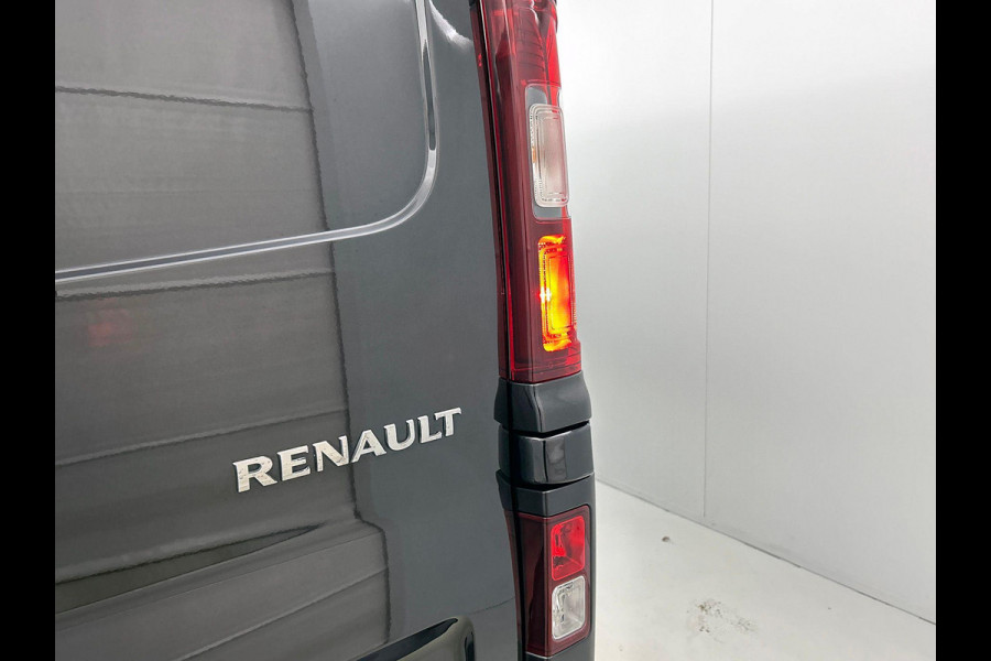 Renault Trafic 2.0 Blue dC1 150PK L2H1 Dubbele Cabine Automaat Navigatie Airco Lichtmetalen velgen Betimmering Trekhaak Camera Parkeersensoren
