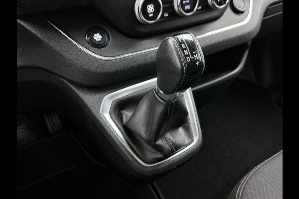Renault Trafic 2.0 Blue dC1 150PK L2H1 Dubbele Cabine Automaat Navigatie Airco Lichtmetalen velgen Betimmering Trekhaak Camera Parkeersensoren