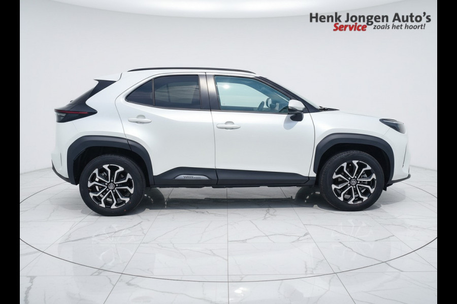 Toyota Yaris Cross 1.5 Hybrid 115 First Edition uit 2025 Rijklaar + Fabrieksgarantie Henk Jongen Auto's in Helmond,  al 50 jaar service zoals 't hoort!