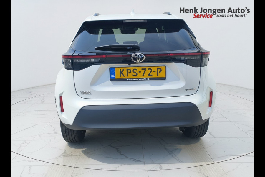 Toyota Yaris Cross 1.5 Hybrid 115 First Edition uit 2025 Rijklaar + Fabrieksgarantie Henk Jongen Auto's in Helmond,  al 50 jaar service zoals 't hoort!