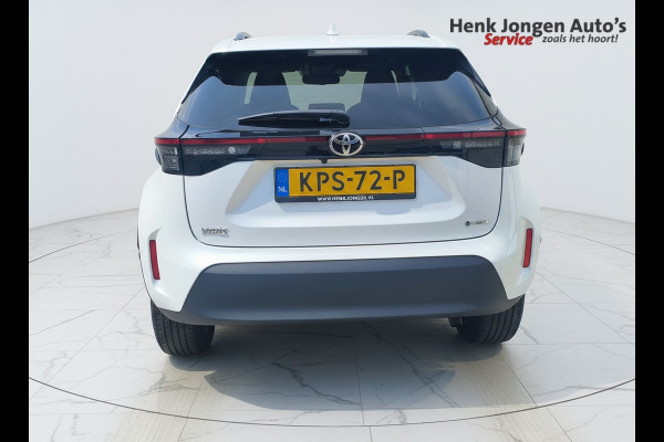 Toyota Yaris Cross 1.5 Hybrid 115 First Edition uit 2025 Rijklaar + Fabrieksgarantie Henk Jongen Auto's in Helmond,  al 50 jaar service zoals 't hoort!