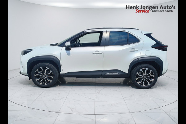 Toyota Yaris Cross 1.5 Hybrid 115 First Edition uit 2025 Rijklaar + Fabrieksgarantie Henk Jongen Auto's in Helmond,  al 50 jaar service zoals 't hoort!