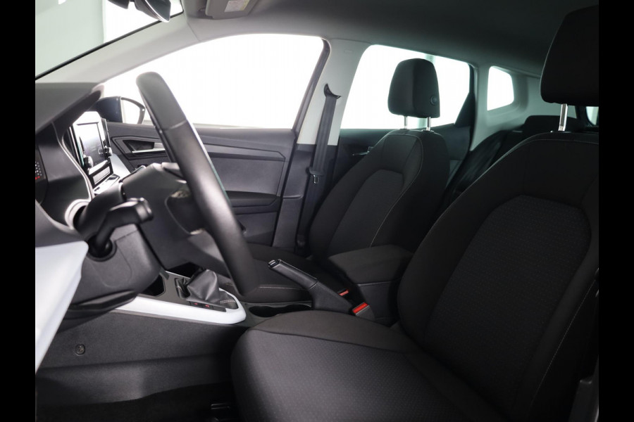 Seat Arona 1.0 TSI Style 95 pk | Navigatie via App | Parkeersensoren achter | Cruise control | LED koplampen | Autom. airco | Apple Carplay/Android Auto |