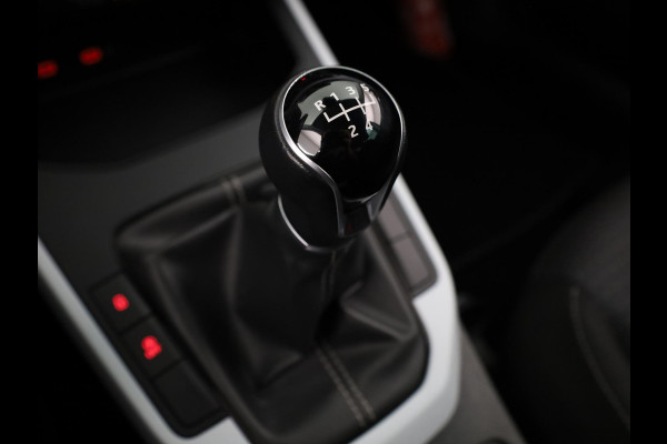 Seat Arona 1.0 TSI Style 95 pk | Navigatie via App | Parkeersensoren achter | Cruise control | LED koplampen | Autom. airco | Apple Carplay/Android Auto |