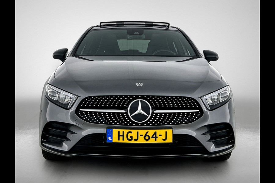 Mercedes-Benz A-Klasse 250 e AMG Plug-In Hybride | AMG-Line interieur | AMG- Line Exterieur | Achteruitrijcamera |  Panorama schuifkanteldak | Sfeerverlichting | Stoelverwarming | navigatie| 24 maanden Certified Mercedes-benz garantie