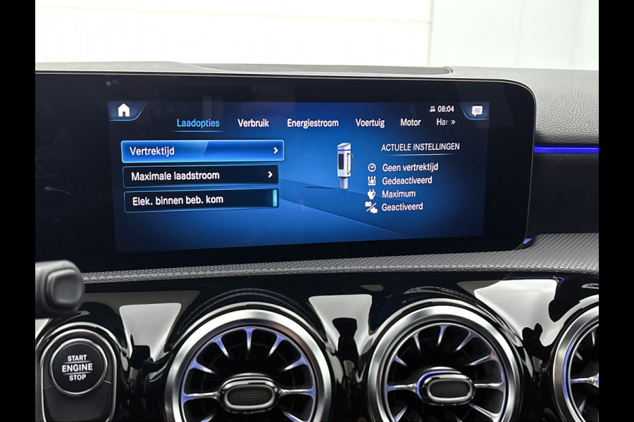 Mercedes-Benz A-Klasse 250 e AMG Plug-In Hybride | AMG-Line interieur | AMG- Line Exterieur | Achteruitrijcamera |  Panorama schuifkanteldak | Sfeerverlichting | Stoelverwarming | navigatie| 24 maanden Certified Mercedes-benz garantie