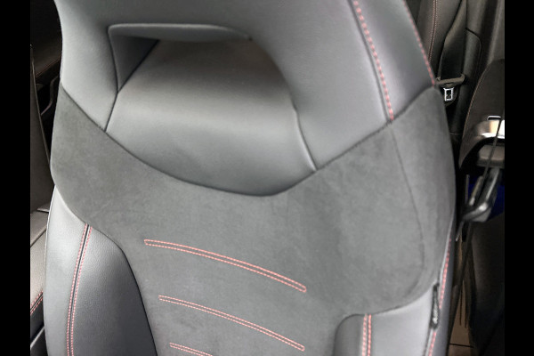 Mercedes-Benz A-Klasse 250 e AMG Plug-In Hybride | AMG-Line interieur | AMG- Line Exterieur | Achteruitrijcamera |  Panorama schuifkanteldak | Sfeerverlichting | Stoelverwarming | navigatie| 24 maanden Certified Mercedes-benz garantie
