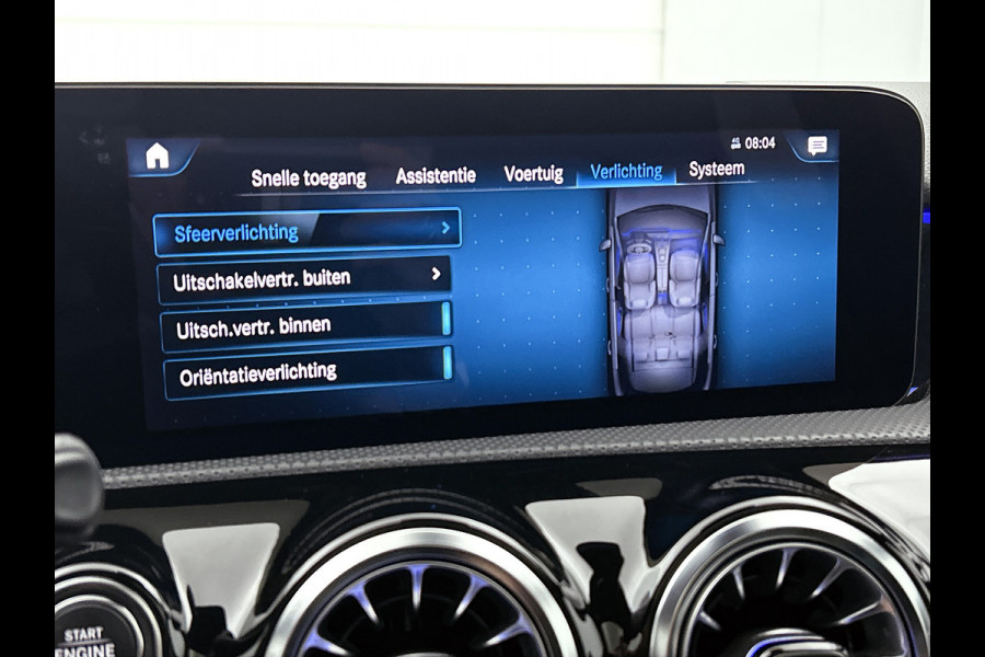 Mercedes-Benz A-Klasse 250 e AMG Plug-In Hybride | AMG-Line interieur | AMG- Line Exterieur | Achteruitrijcamera |  Panorama schuifkanteldak | Sfeerverlichting | Stoelverwarming | navigatie| 24 maanden Certified Mercedes-benz garantie