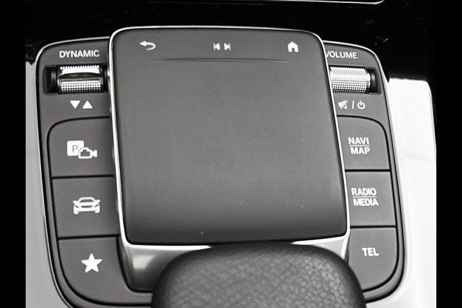 Mercedes-Benz A-Klasse 250 e AMG Plug-In Hybride | AMG-Line interieur | AMG- Line Exterieur | Achteruitrijcamera |  Panorama schuifkanteldak | Sfeerverlichting | Stoelverwarming | navigatie| 24 maanden Certified Mercedes-benz garantie