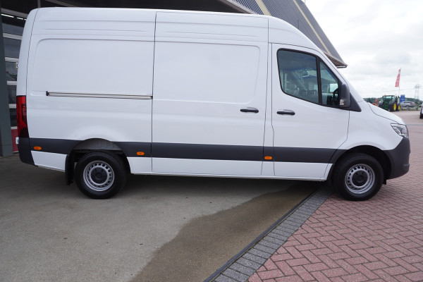 Mercedes-Benz Sprinter 319 CDI 191PK L2H2 RWD Pro Automaat nr.V149 | Airco | Cruise | Camera | geveerde stoel | Trekgewicht 3.500KG