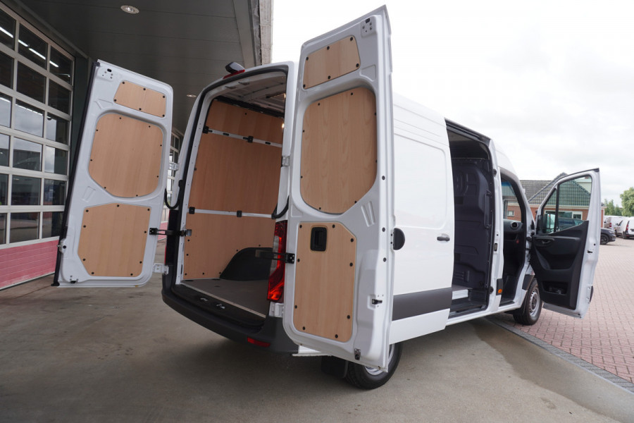 Mercedes-Benz Sprinter 319 CDI 191PK L2H2 RWD Pro Automaat nr.V149 | Airco | Cruise | Camera | geveerde stoel | Trekgewicht 3.500KG
