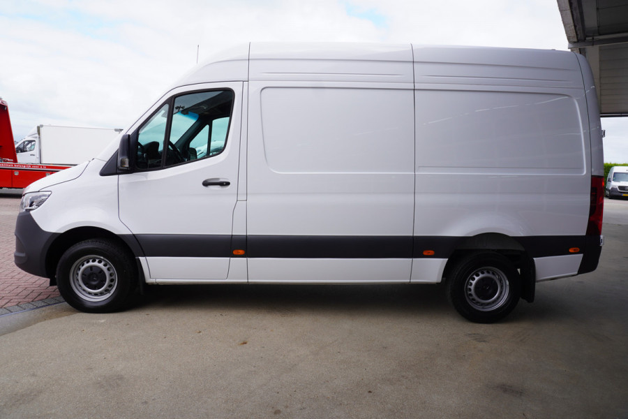 Mercedes-Benz Sprinter 319 CDI 191PK L2H2 RWD Pro Automaat nr.V149 | Airco | Cruise | Camera | geveerde stoel | Trekgewicht 3.500KG