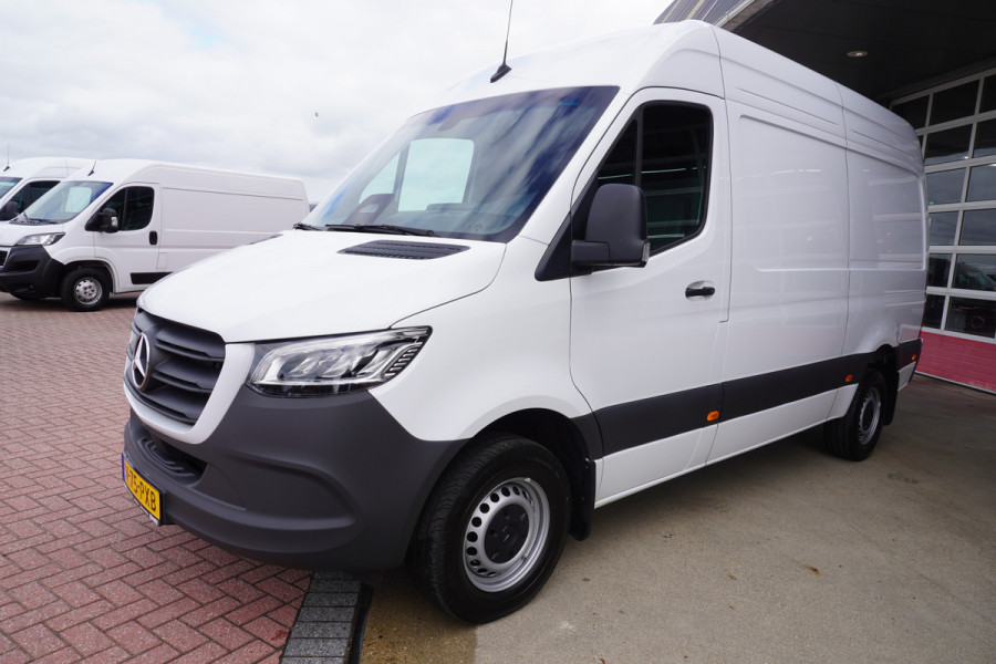 Mercedes-Benz Sprinter 319 CDI 191PK L2H2 RWD Pro Automaat nr.V149 | Airco | Cruise | Camera | geveerde stoel | Trekgewicht 3.500KG