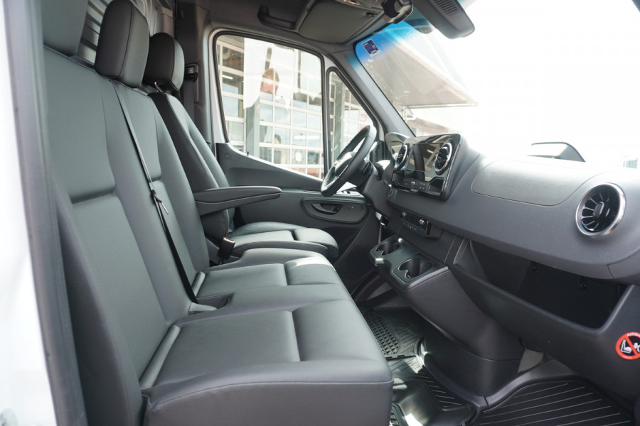 Mercedes-Benz Sprinter 319 CDI 191PK L2H2 RWD Pro Automaat nr.V149 | Airco | Cruise | Camera | geveerde stoel | Trekgewicht 3.500KG