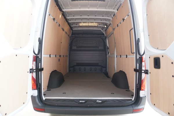 Mercedes-Benz Sprinter 319 CDI 191PK L2H2 RWD Pro Automaat nr.V149 | Airco | Cruise | Camera | geveerde stoel | Trekgewicht 3.500KG