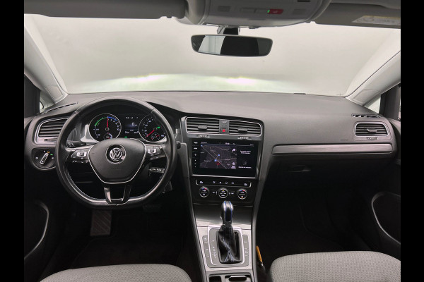 Volkswagen e-Golf E-Golf | Origineel NL | Dealeronderhouden | Climate/Control | Carplay | PDC | Adaptieve Cruise/Control |