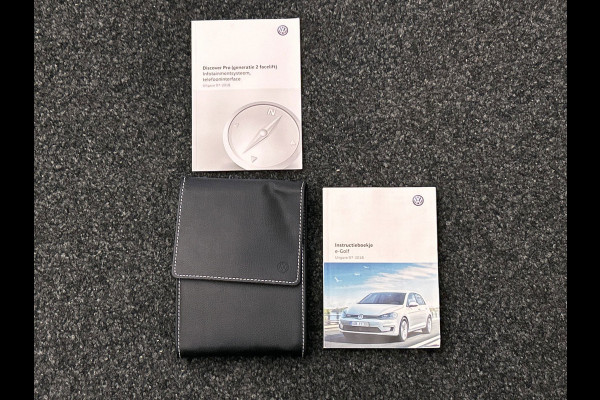 Volkswagen e-Golf E-Golf | Origineel NL | Dealeronderhouden | Climate/Control | Carplay | PDC | Adaptieve Cruise/Control |