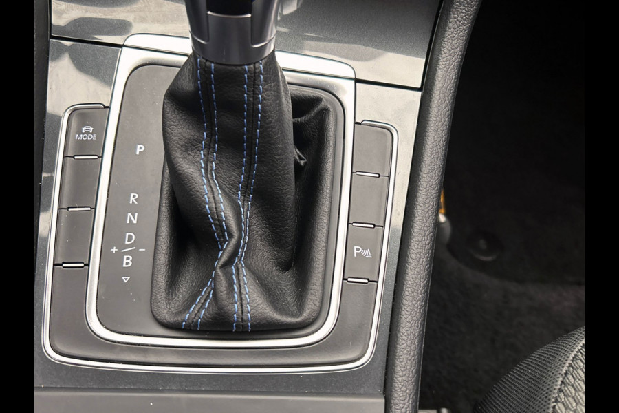 Volkswagen e-Golf E-Golf | Origineel NL | Dealeronderhouden | Climate/Control | Carplay | PDC | Adaptieve Cruise/Control |