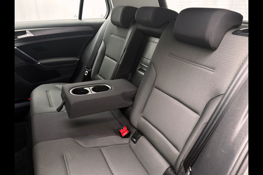 Volkswagen e-Golf E-Golf | Origineel NL | Dealeronderhouden | Climate/Control | Carplay | PDC | Adaptieve Cruise/Control |