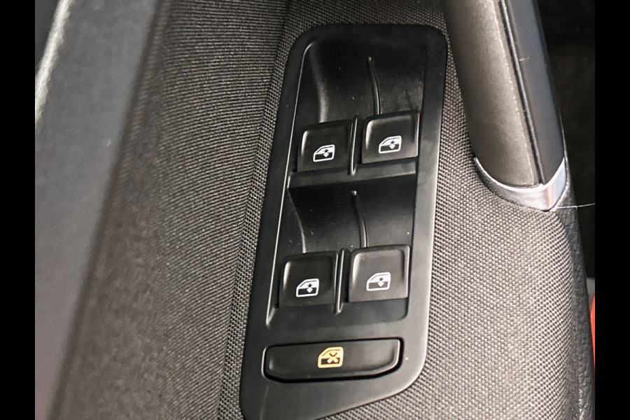 Volkswagen e-Golf E-Golf | Origineel NL | Dealeronderhouden | Climate/Control | Carplay | PDC | Adaptieve Cruise/Control |