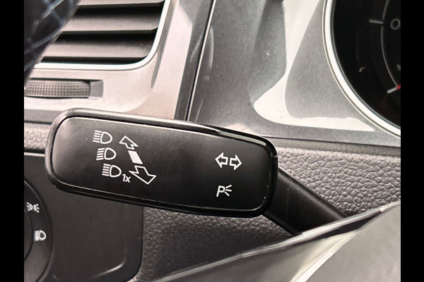Volkswagen e-Golf E-Golf | Origineel NL | Dealeronderhouden | Climate/Control | Carplay | PDC | Adaptieve Cruise/Control |
