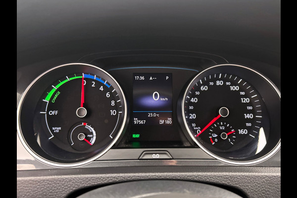 Volkswagen e-Golf E-Golf | Origineel NL | Dealeronderhouden | Climate/Control | Carplay | PDC | Adaptieve Cruise/Control |