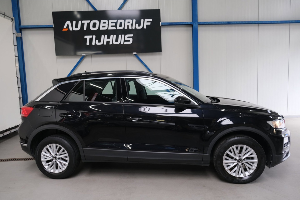 Volkswagen T-Roc 1.0 TSI Style - N.A.P. Airco, Cruise, PDC.