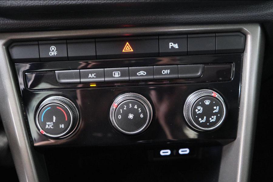 Volkswagen T-Roc 1.0 TSI Style - N.A.P. Airco, Cruise, PDC.