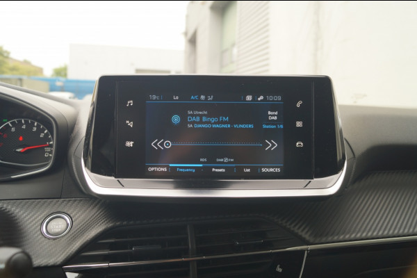 Peugeot 2008 1.2 PureTech Allure -NAVI-ECC-PDC-CAM-