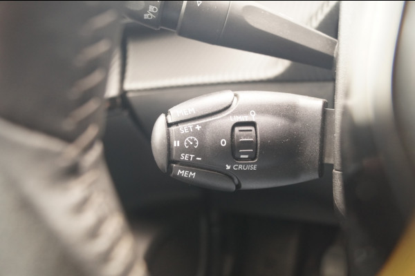 Peugeot 2008 1.2 PureTech Allure -NAVI-ECC-PDC-CAM-